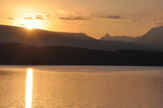 Lever de soleil sur le lac Isly (Haut-Atlas central marocain)