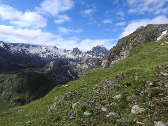 Au départ de Benevolo, le glacier de Lavassey et la pointe de Galise