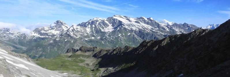 Panorama depuis le col Fenêtre (Bec de l'Âne, Becca du Lac, Tête du Ruitor, Mont-Blanc, Mont-Maudit et Mont-Blanc du Tacul)