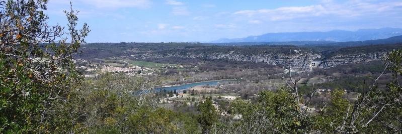 Descente du plateau de Male Sauque face aux mourres du Verdon