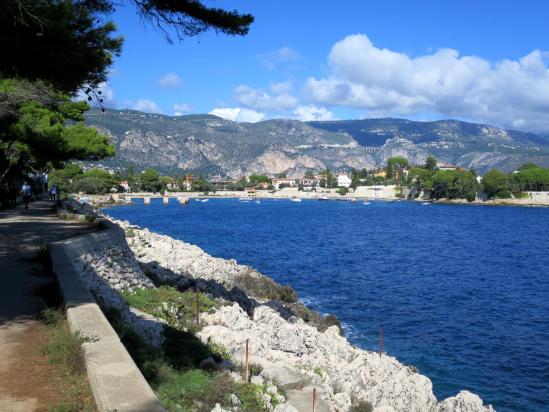 Sentier littoral du Cap Ferrat (La Puncia vue de la Pointe Causiniere)