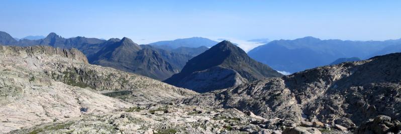 Au-dessus du lac superieur de l'escaleta (tuca de Salvaguardia, pico de la Mina, tuca Blanca de Pomero, punta Nera,  Malh dera Artiga,)