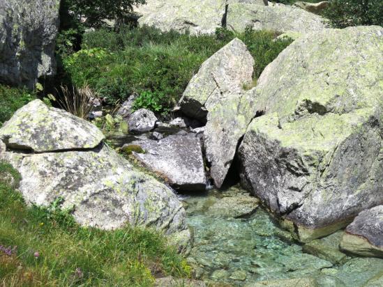 Les eaux limpides du barranc de Rius