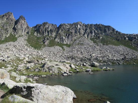 A l'approche du Port de Caldes (l'Estany del Port de Caldes au pied des Agulhes deth Port)