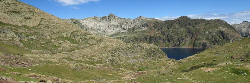 Dans la descente du Coll de Certascan (Estany de Certascan,  pic del cap de l'estany, pic de Punturri)