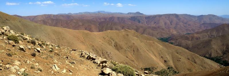 Panoramique sur les montagnes de l'anti Atlas du Siroua